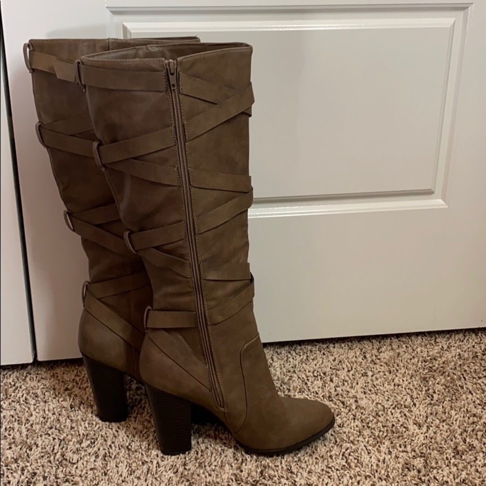 Shoe Dazzle Brown Boots